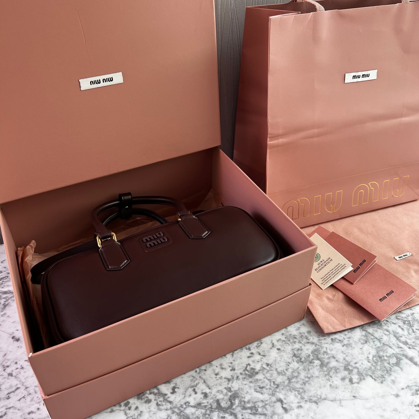 Bolso M-iu piel color café