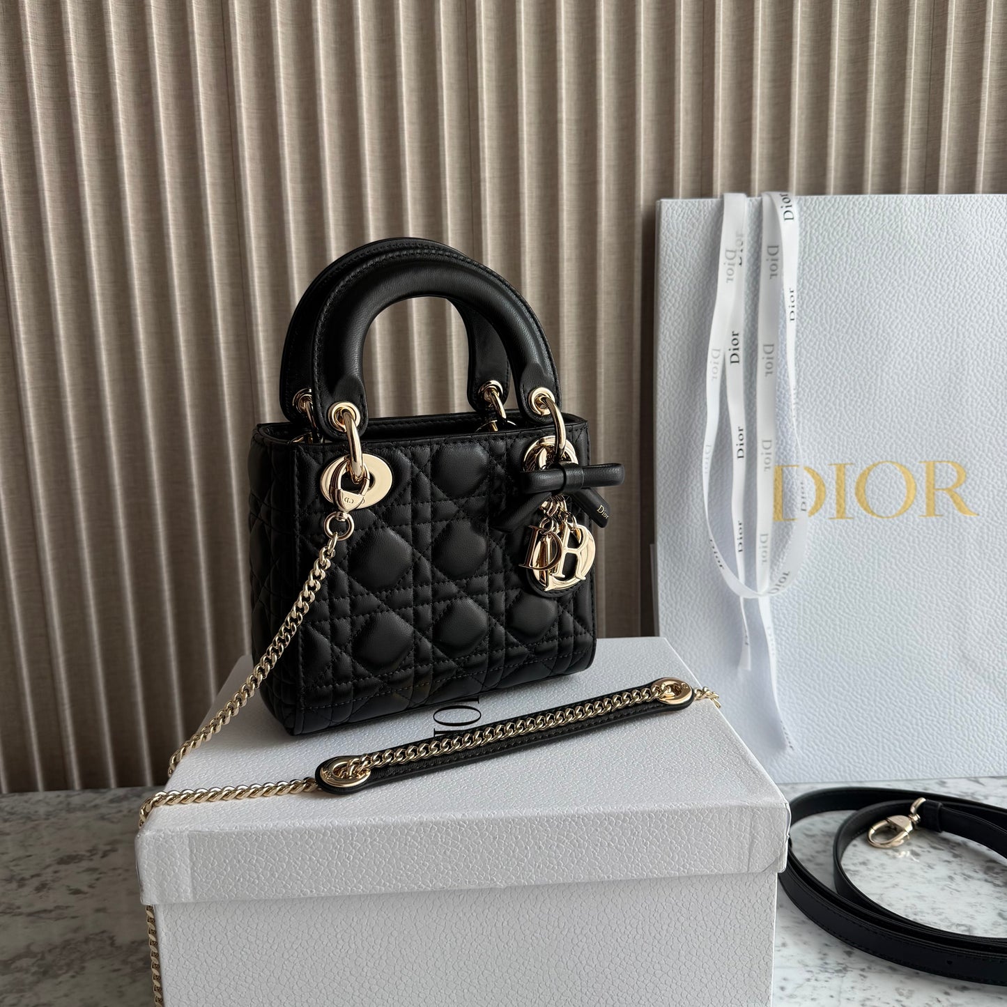 Bolso C-D-ior piel color negro