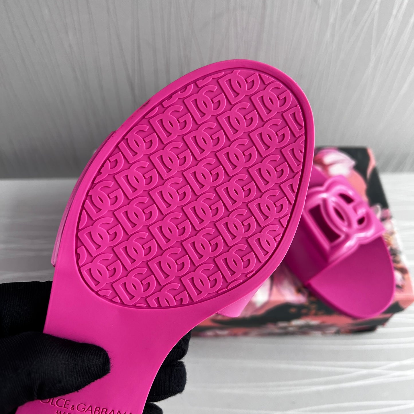 Sandalias D de hule color rosa