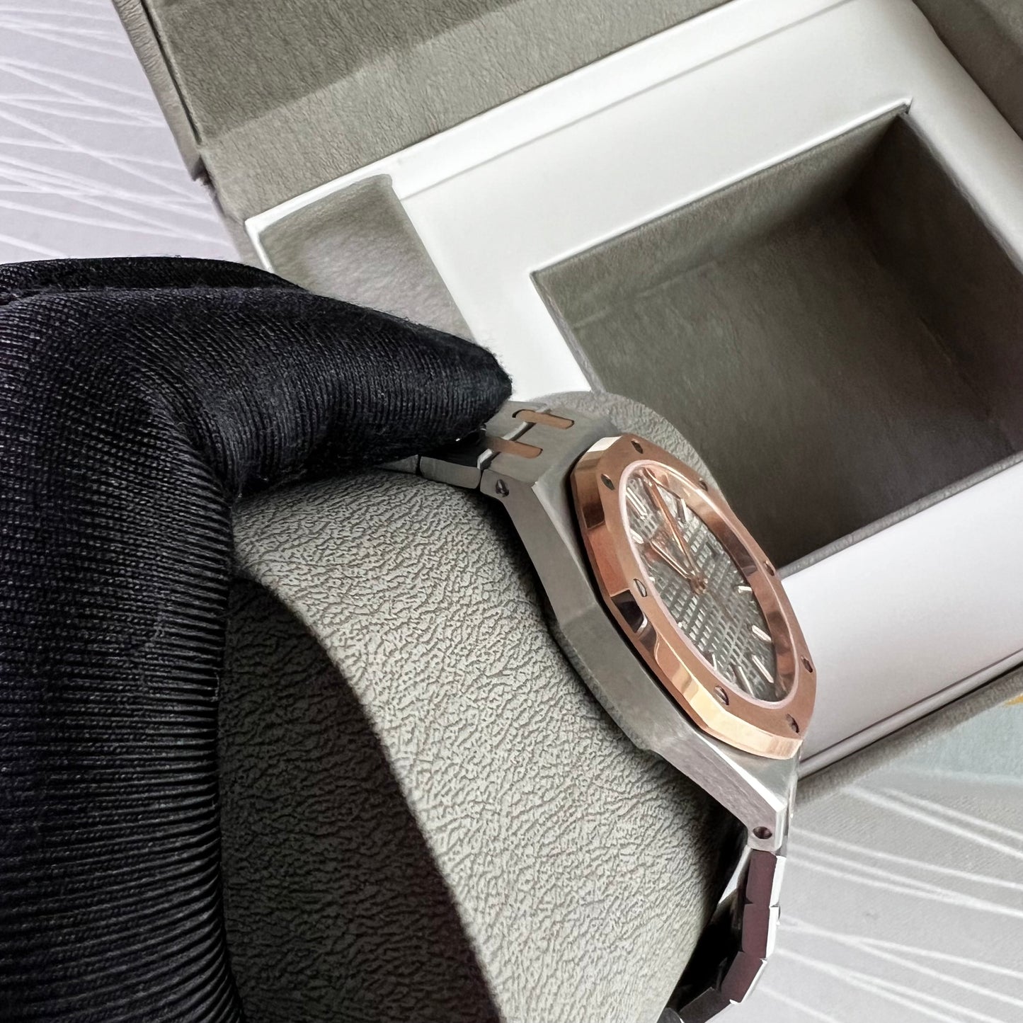 Reloj A - P unisex acero inoxidable, color plata y rose gold