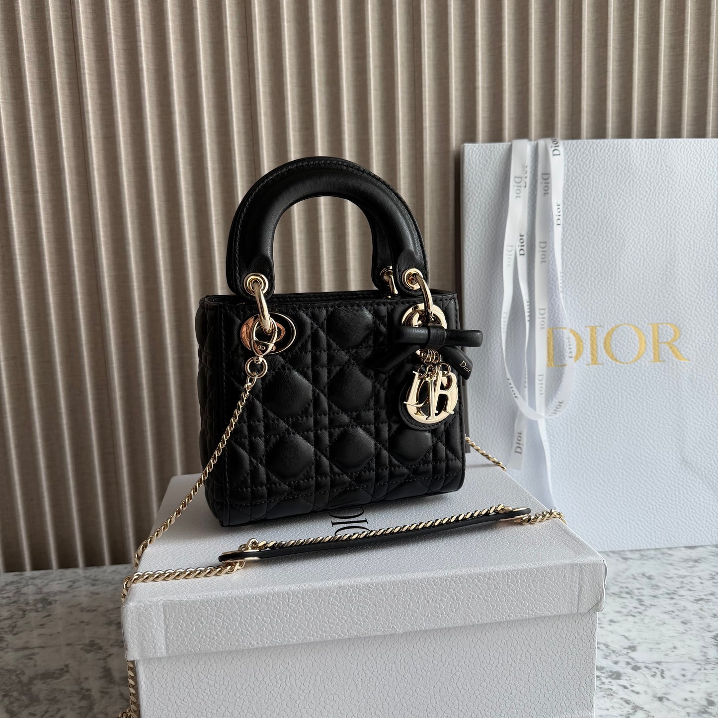 Bolso C-D-ior piel color negro