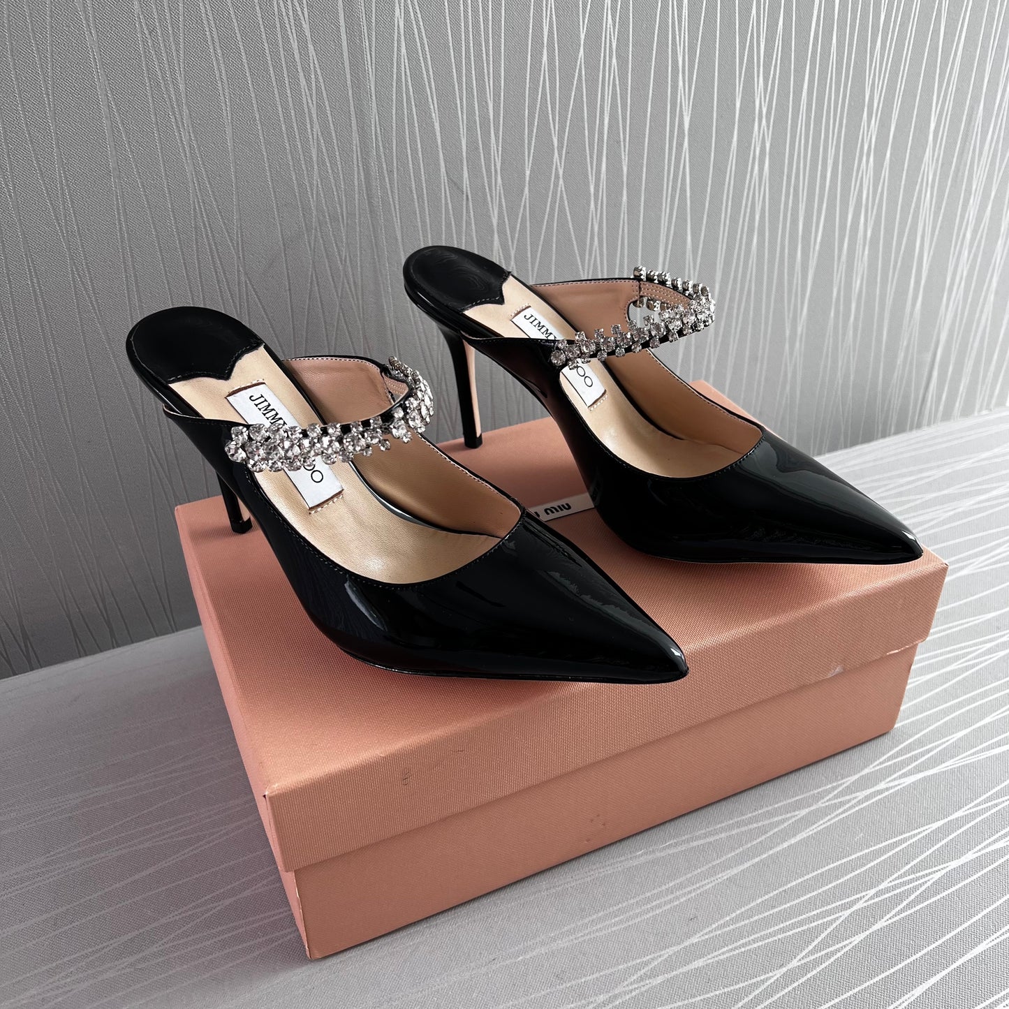 Zapatillas J charol negro