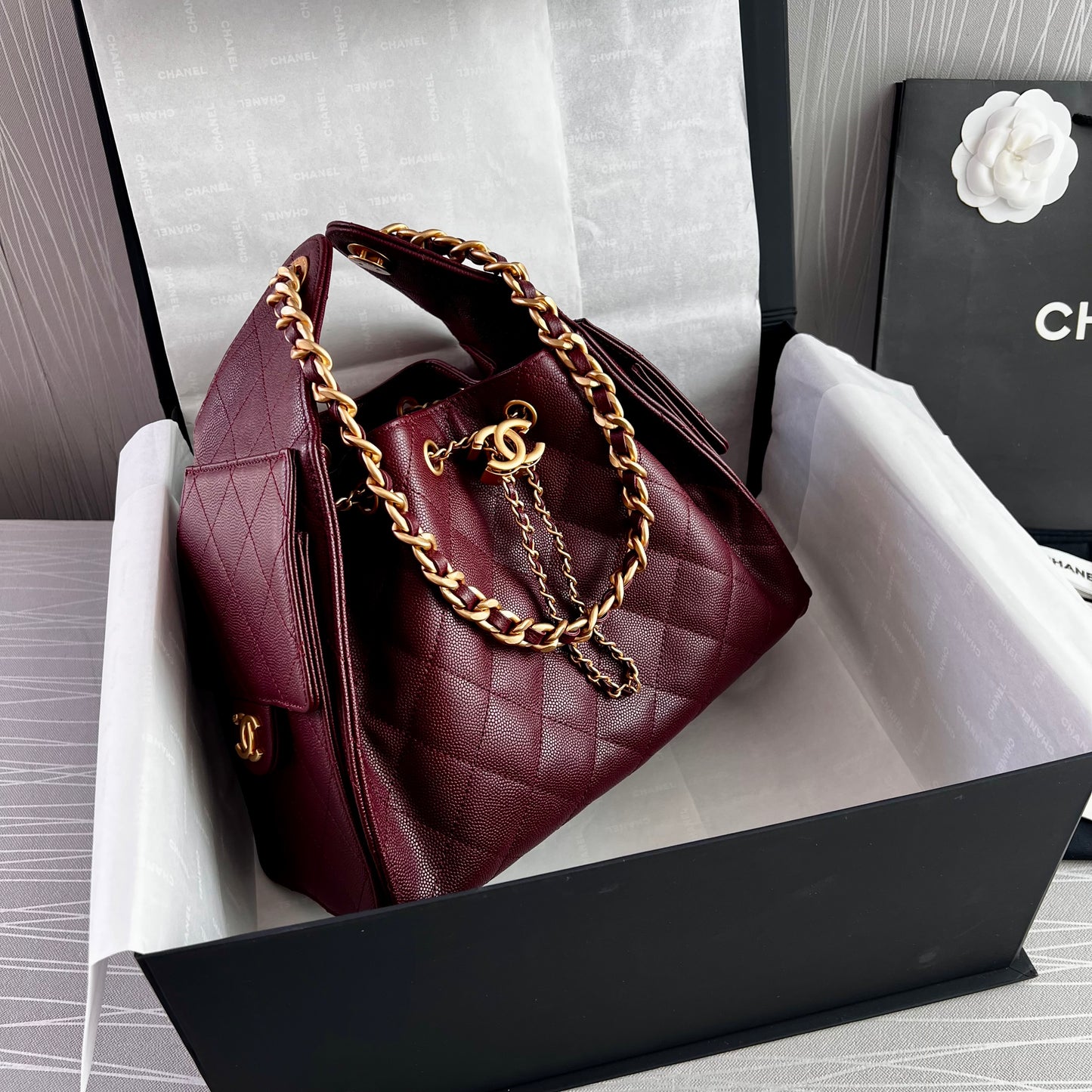 Bolso C 2-5 piel granulada color burdeos