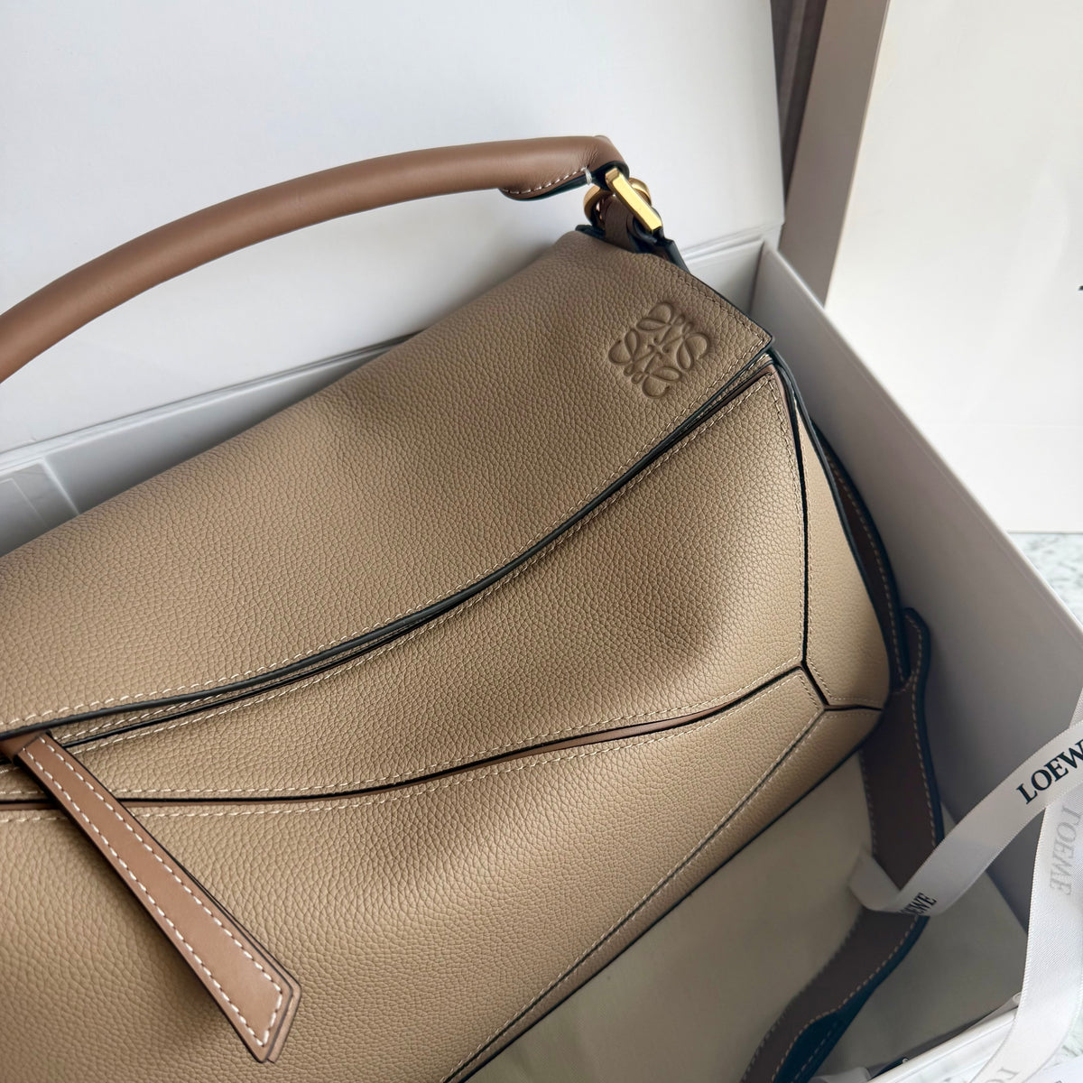 Bolso L-oewe piel color taupe
