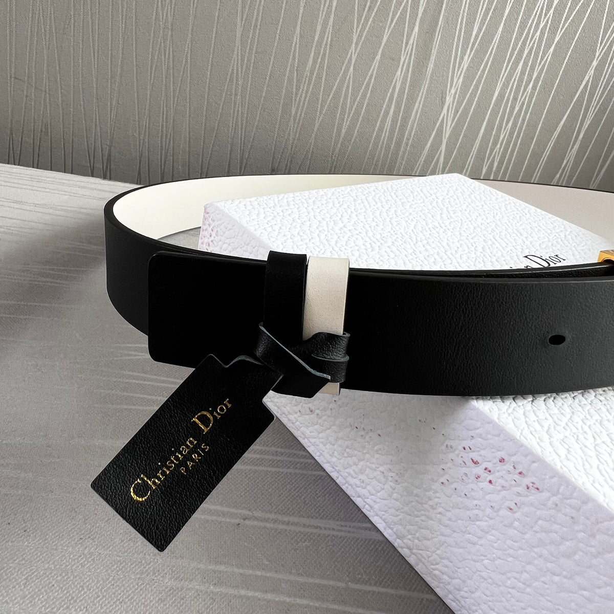 Cinto D-ior piel reversible negro y blanco