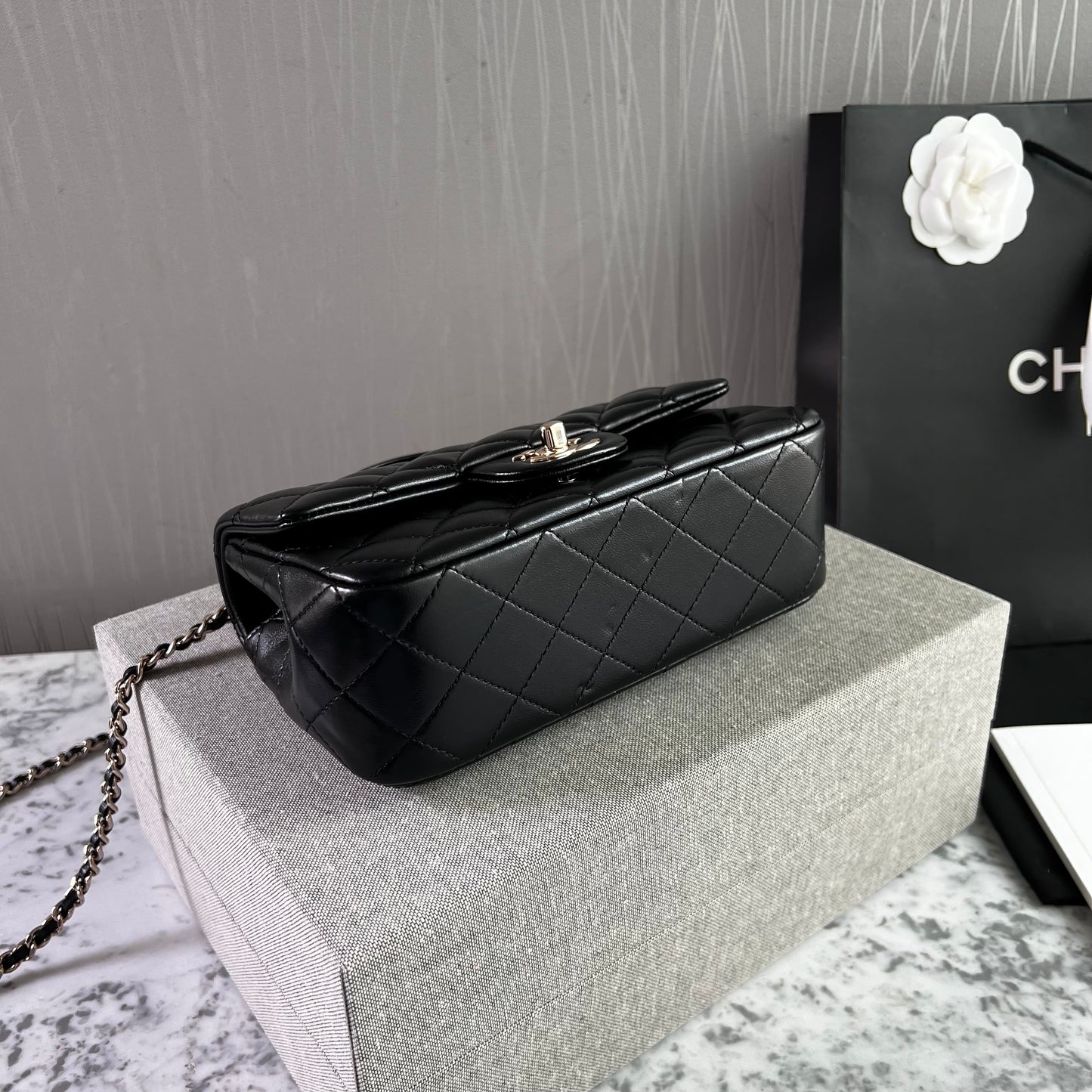 Bolso C-hanel piel color negro