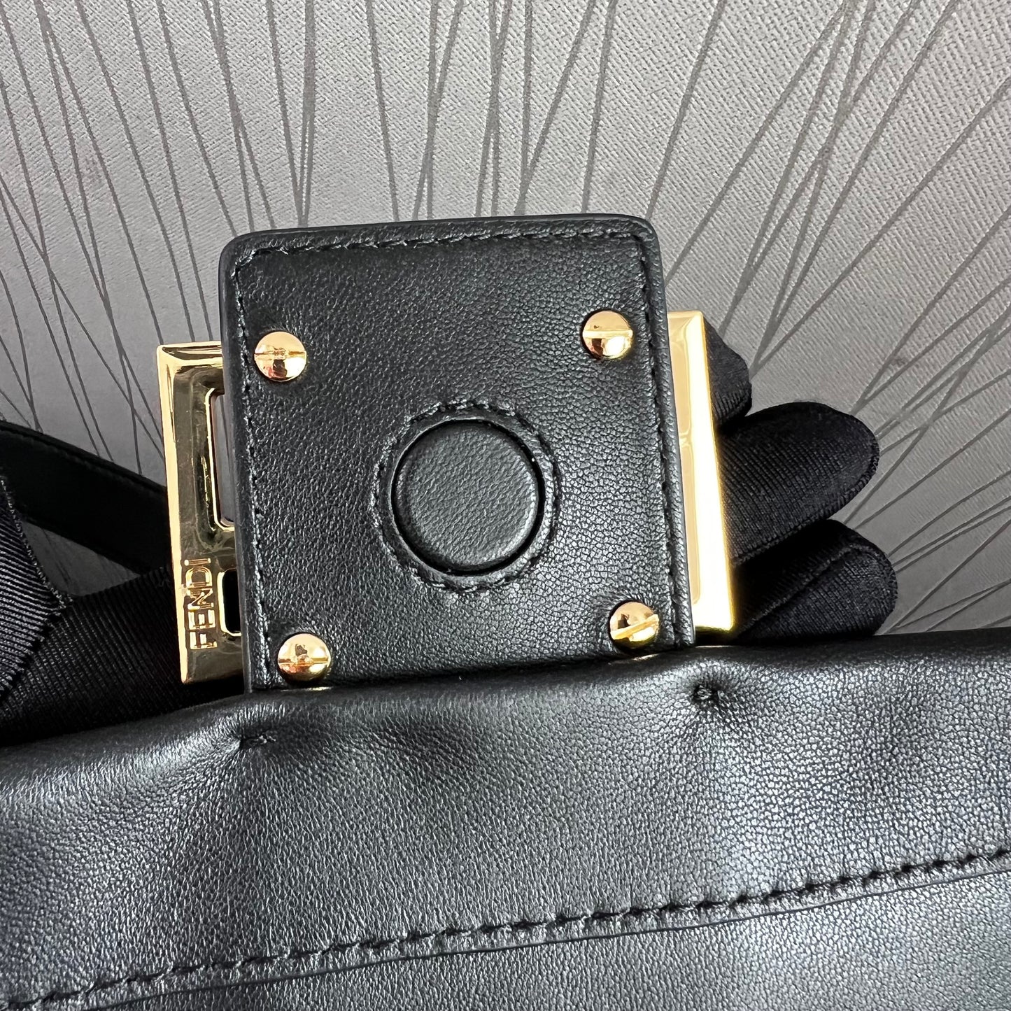 Bolso F M-amma piel negra tamaño grande