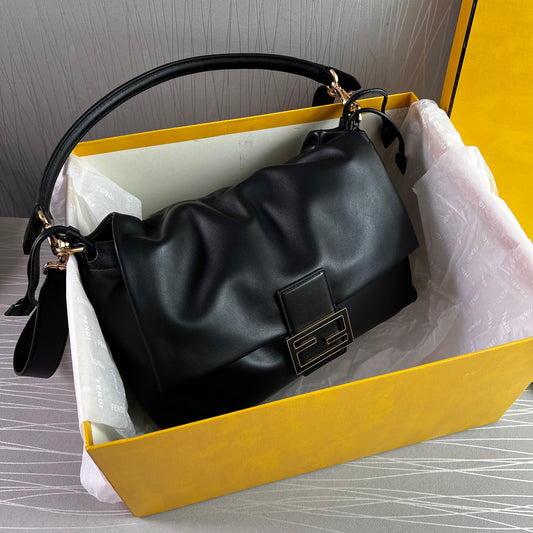 Bolso F piel negra tamaño grande
