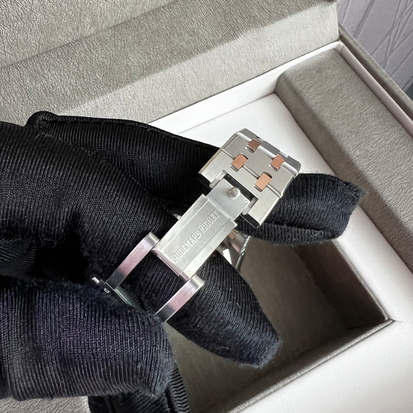 Reloj A - P unisex acero inoxidable, color plata y rose gold