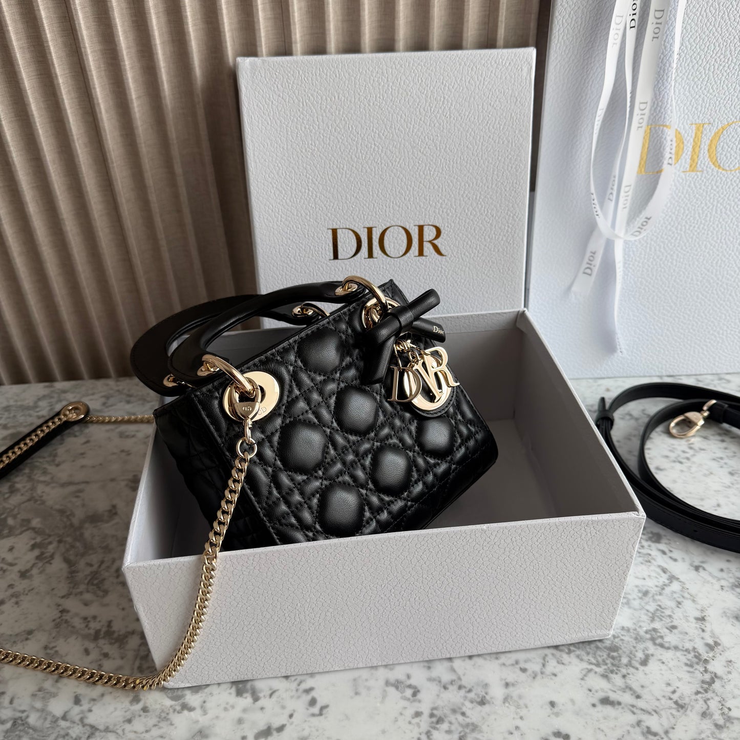 Bolso C-D-ior piel color negro