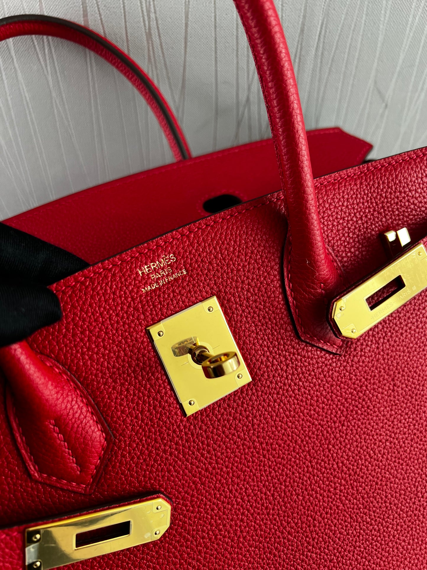 Bolso H piel color rojo