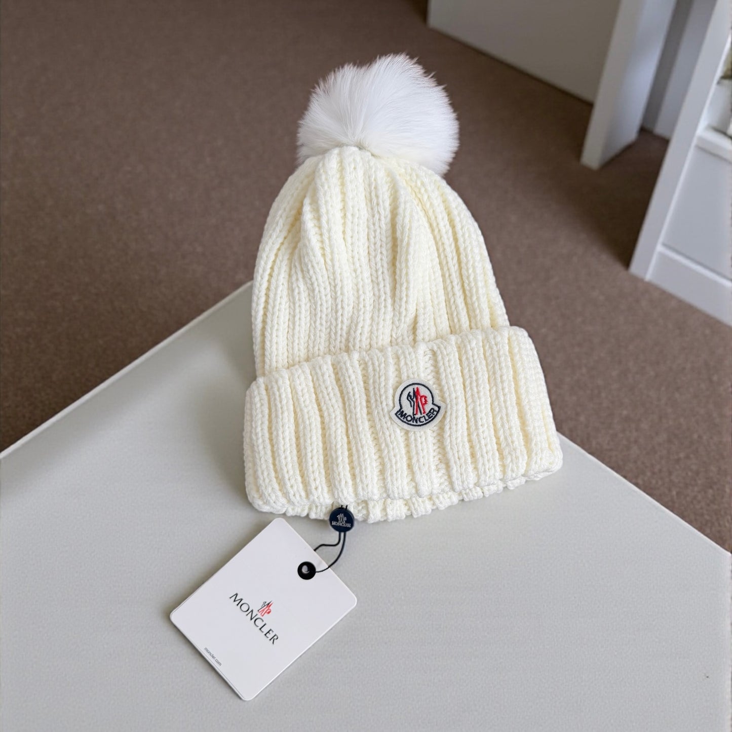 Gorro M-oncler color marfil tejido
