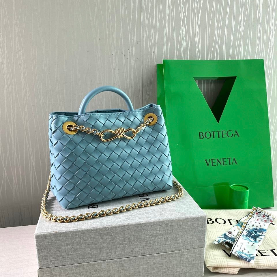 Bolso B A-ndiamo piel color azul con cadena