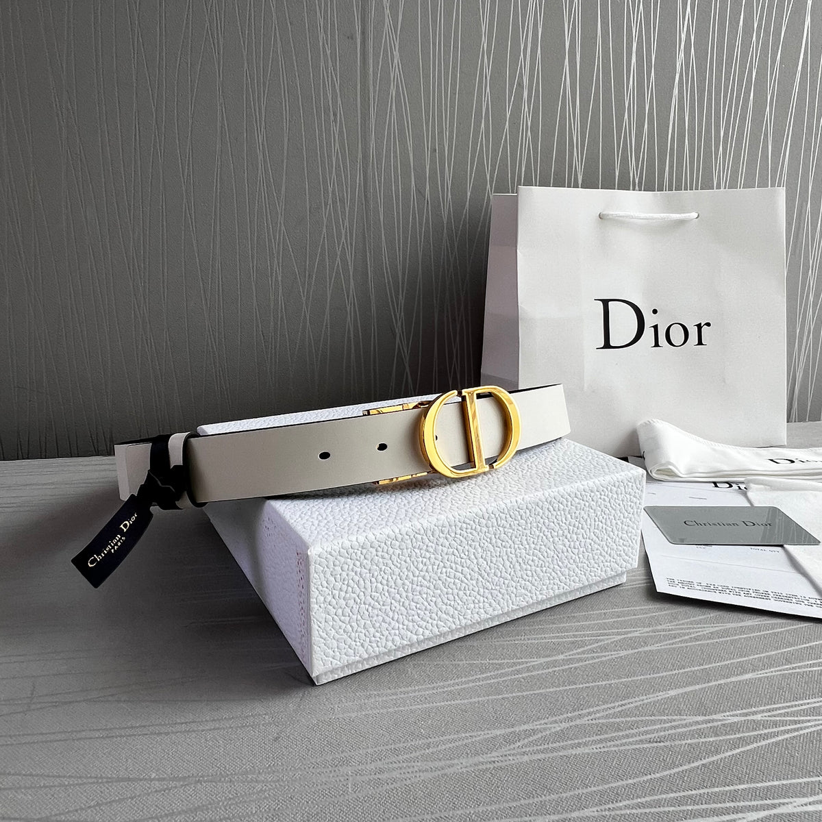 Cinto D-ior piel reversible negro y blanco