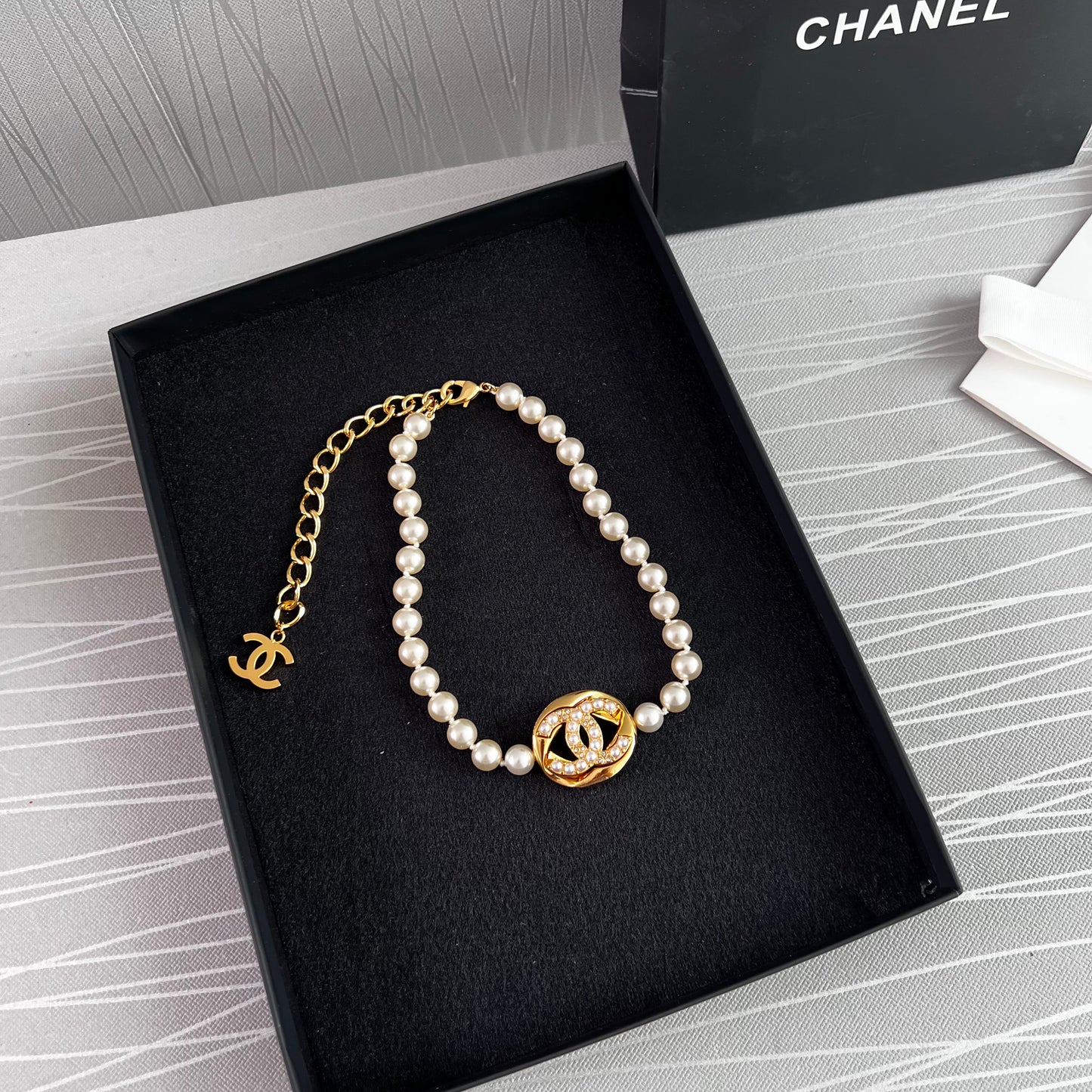 Collar C perlas con dorado