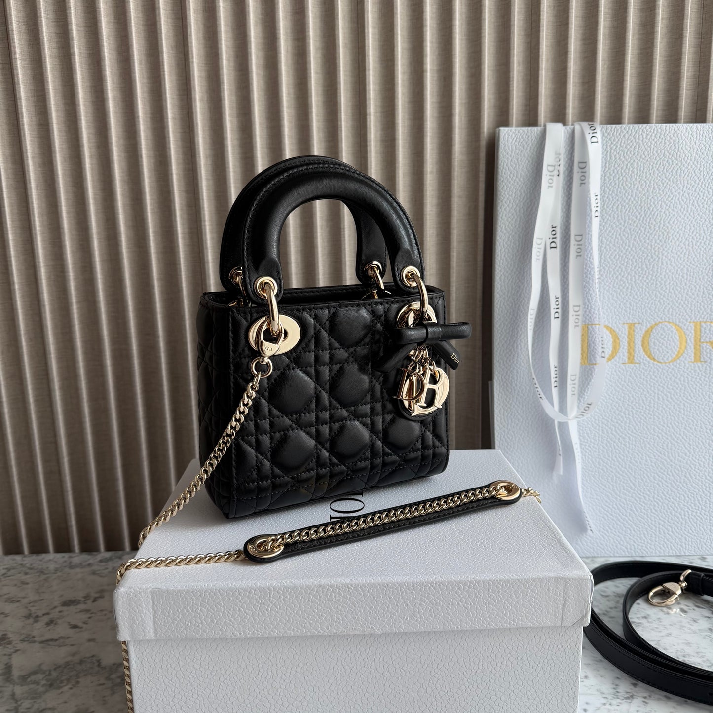 Bolso C-D-ior piel color negro