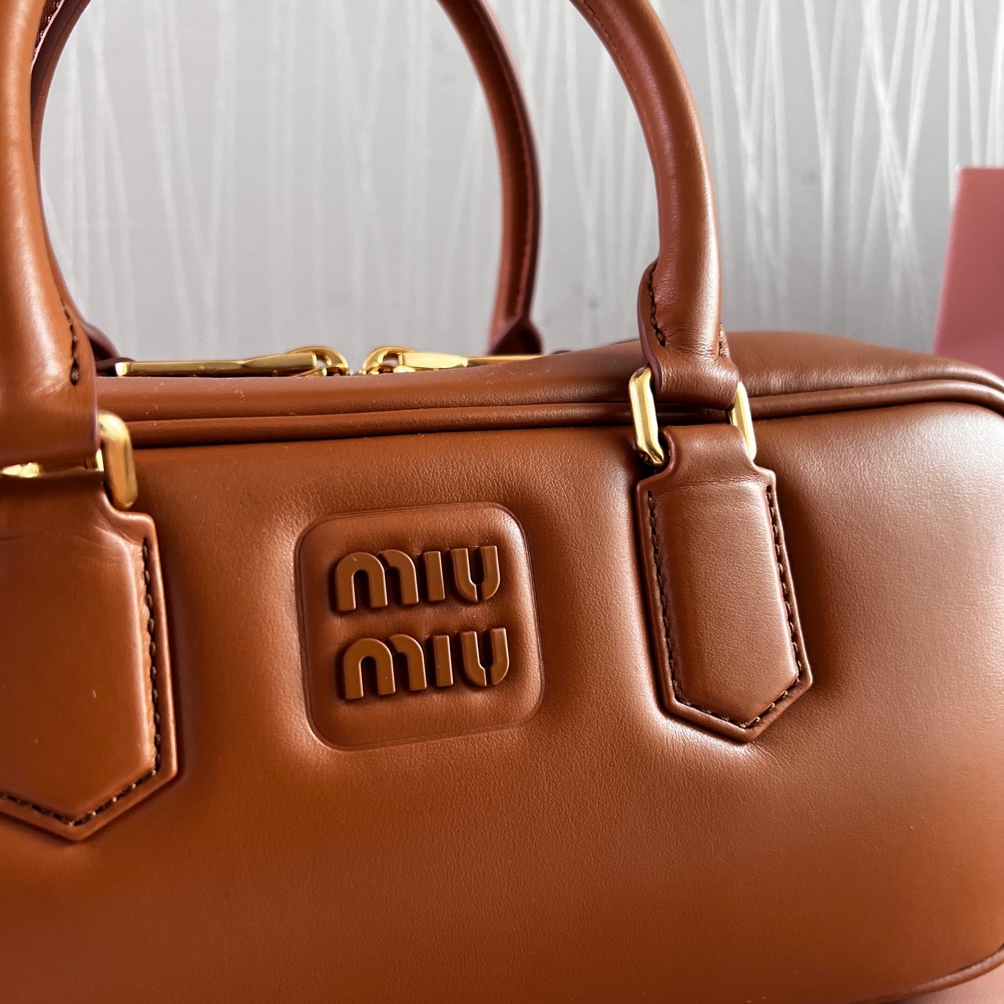 Bolso M-iu piel color camel