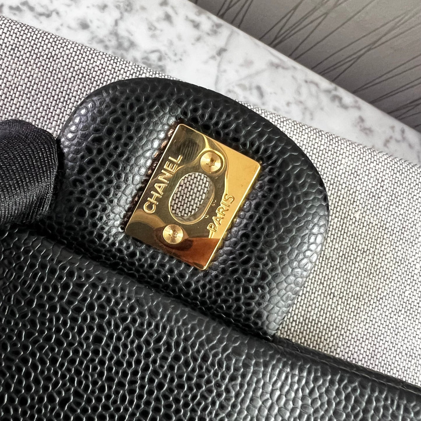 Bolso C-hanel piel caviar color negro