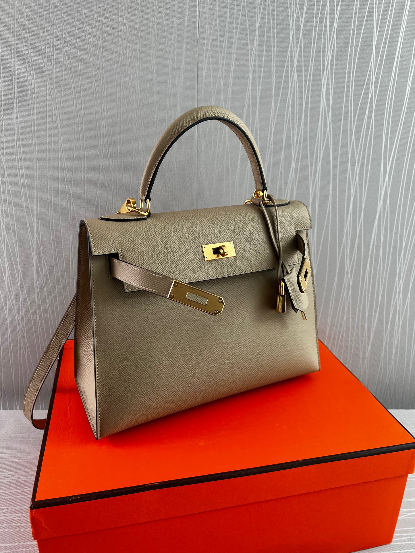 Bolso H piel en color beige